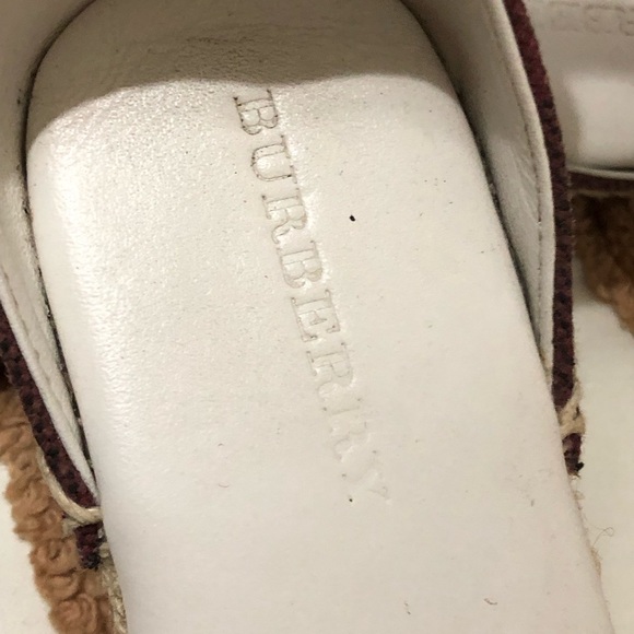 Burberry Sandals, only wear it about twice. In nice condition almost like new. - Picture 3 of 6